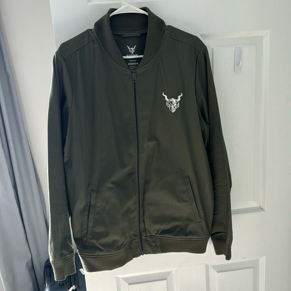 Stone brewery bomber style jacket size medium color green in great condition